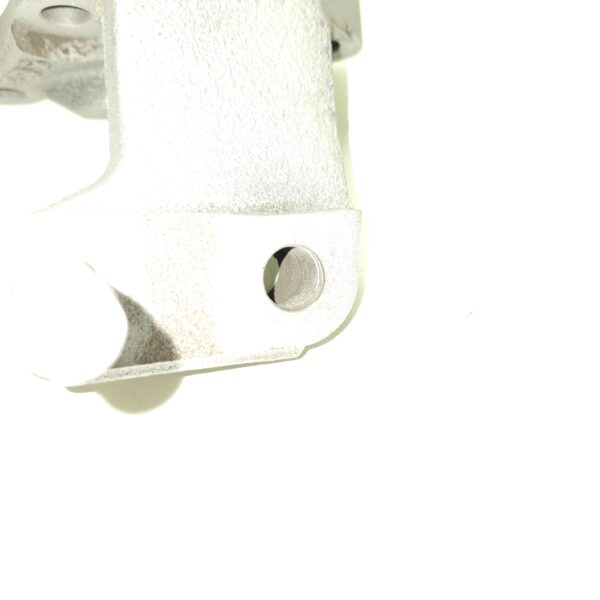 KLDE Passenger Engine Mount Bracket - Image 2